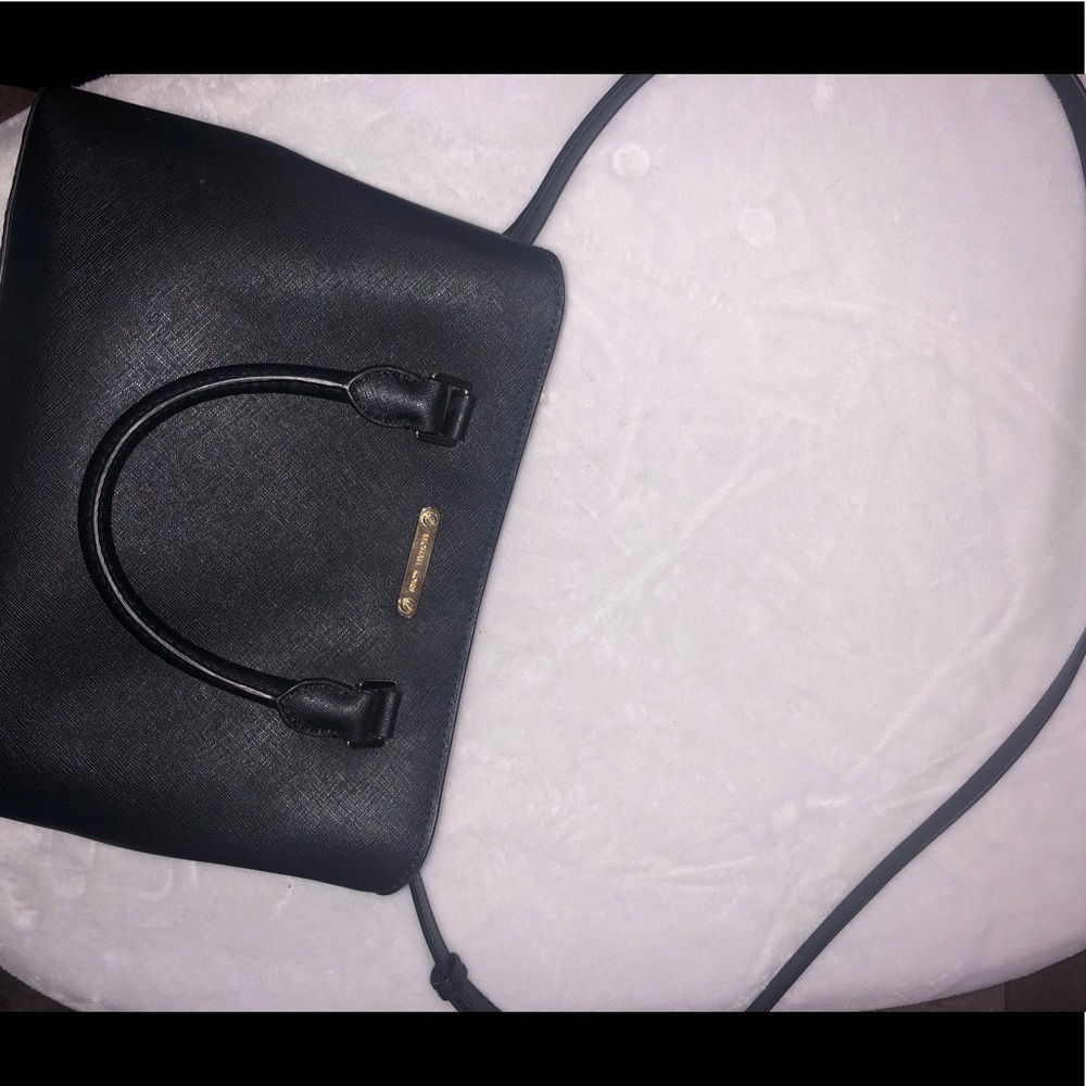 Michael Kors - Picture 2 of 3